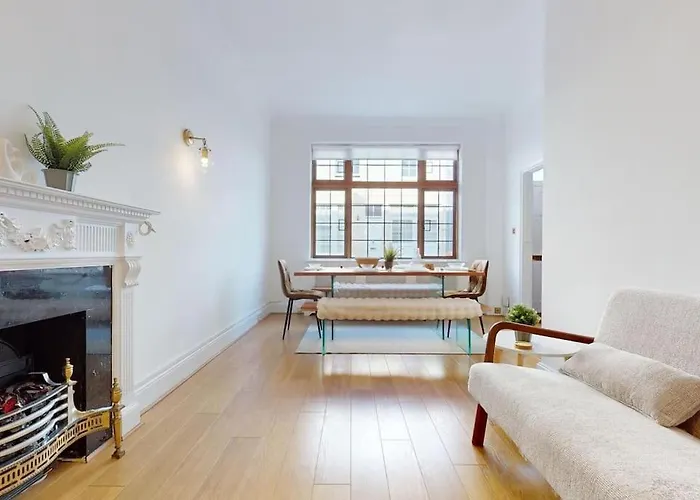 Prime Location Prince\'S Gate Mews 4Bd 3 Bath