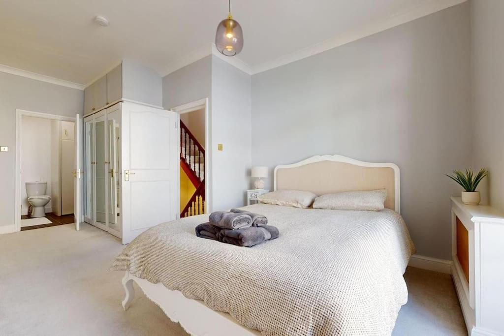 Prime Location Prince's Gate Mews 4bd 3 Bath Vakantiehuis *